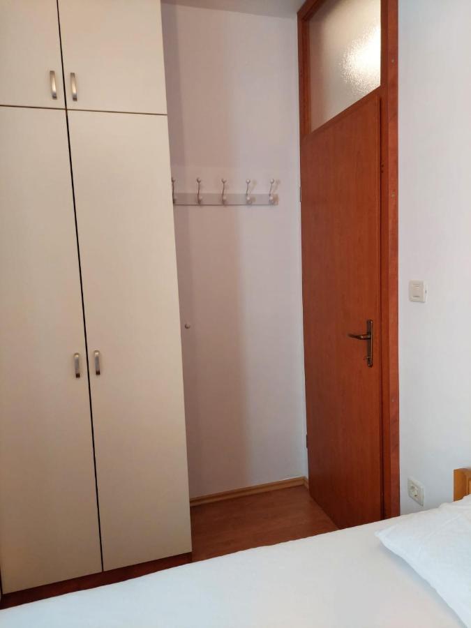 Apartment Eny Baška Voda Eksteriør bilde