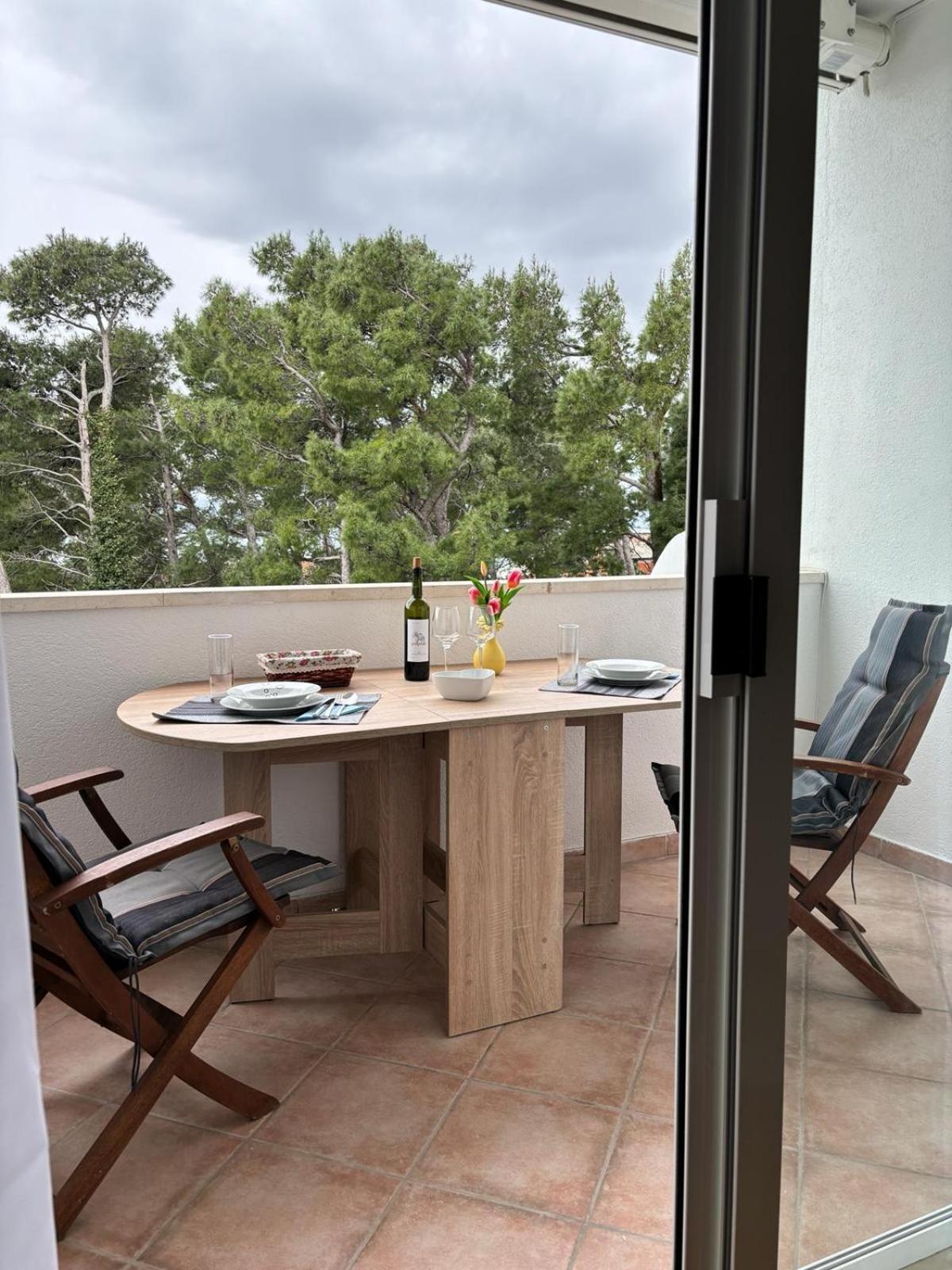 Apartment Eny Baška Voda Eksteriør bilde