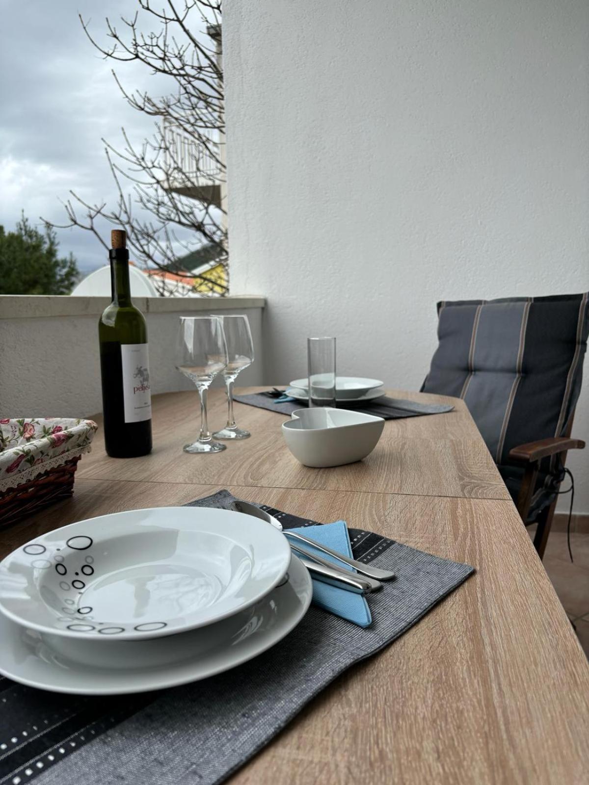 Apartment Eny Baška Voda Eksteriør bilde