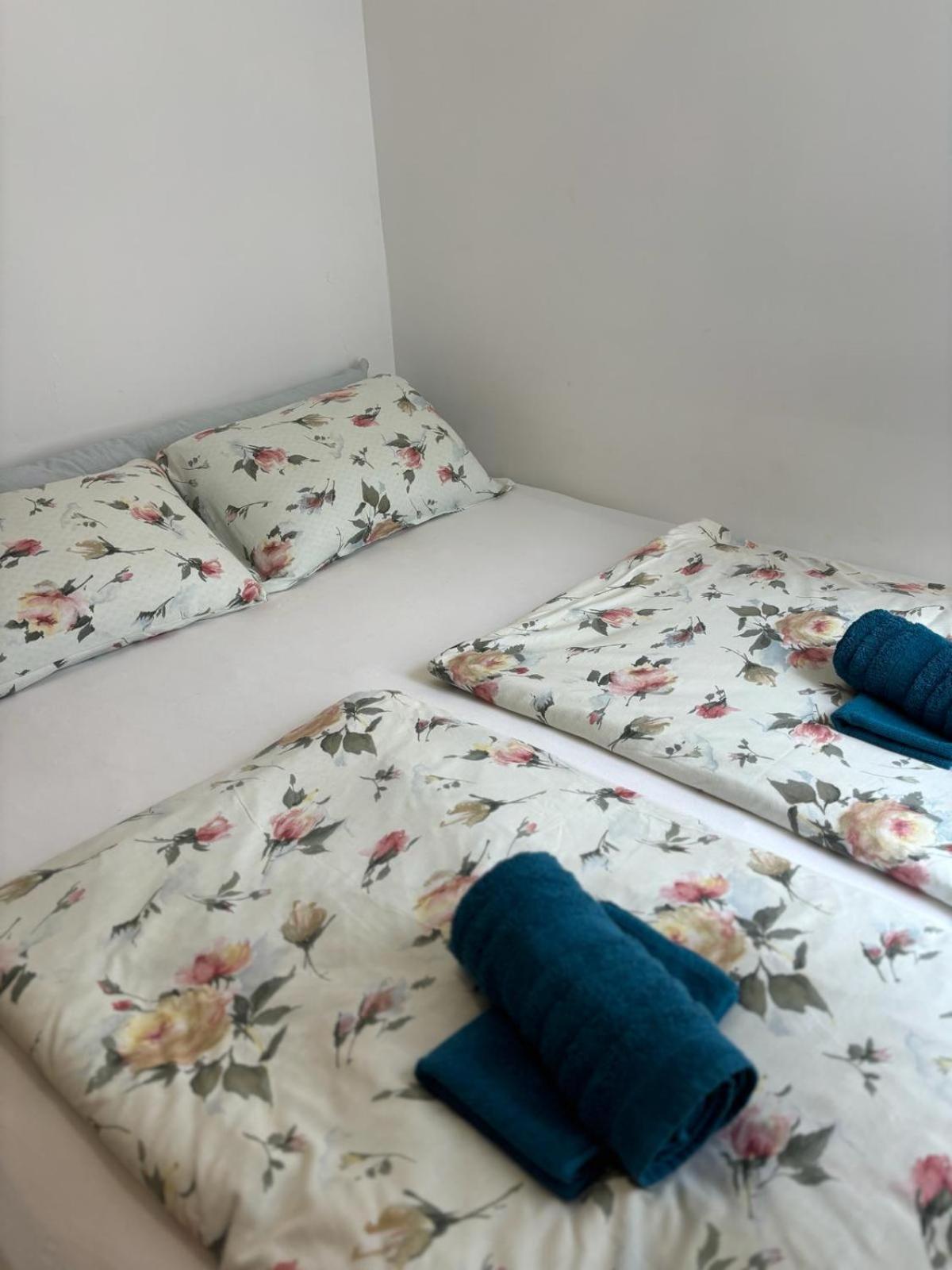 Apartment Eny Baška Voda Eksteriør bilde