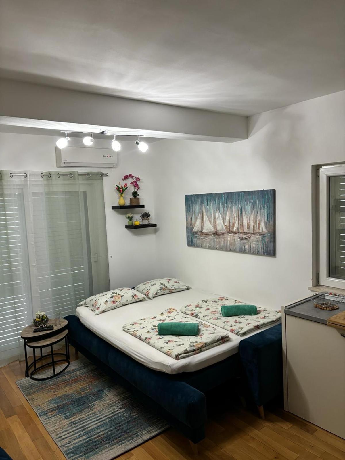 Apartment Eny Baška Voda Eksteriør bilde